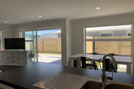 Photo of property in 22 Komata Crescent, Papamoa Beach, Papamoa, 3118