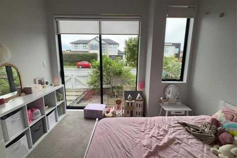 Photo of property in 27 Craigs Way, Hobsonville, Auckland, 0616
