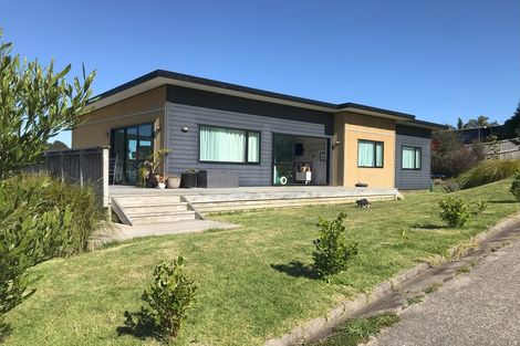 Photo of property in 3 Harakeke Place, Raglan, 3225