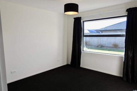 Photo of property in 55 Sequoia Way, Rangiora, 7400