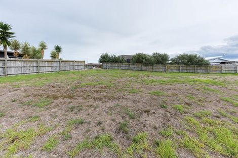 Photo of property in 15 Ocean View Rise, Ruakaka, 0116