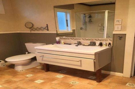 Photo of property in 46 Alice Street, Riverhead, 0820