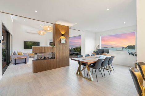 Photo of property in 196 Paku Drive, Tairua, 3508