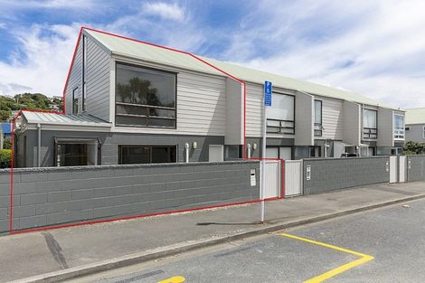 Photo of property in Lynbrae Court Flats, 22/4 Dr Taylor Terrace, Johnsonville, Wellington, 6037