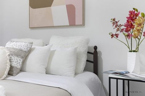 Photo of property in 110 Parrs Cross Road, Sunnyvale, Auckland, 0612