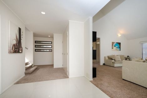 Photo of property in 23 Connemara Court, West Harbour, Auckland, 0618