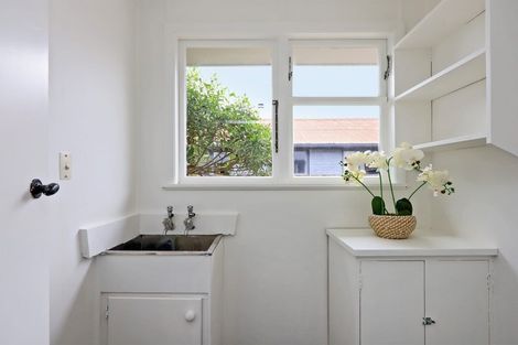 Photo of property in 25 Tasman Street, Havelock North, 4130