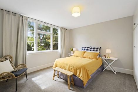 Photo of property in 124 Somerfield Street, Somerfield, Christchurch, 8024