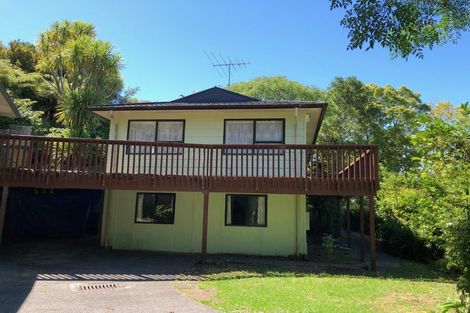 Photo of property in 28 Barker Rise, Northcross, Auckland, 0632