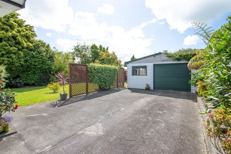 Photo of property in 27 Raglan Avenue, Cloverlea, Palmerston North, 4412