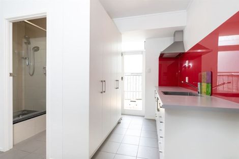 Photo of property in 6 Isobel Road, Greenhithe, Auckland, 0632