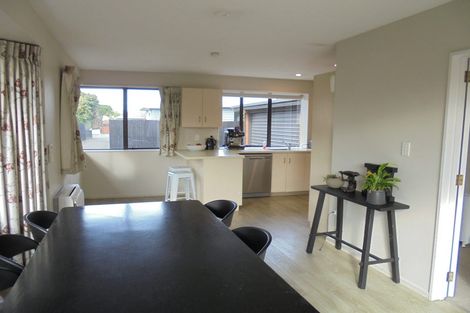 Photo of property in 2/39 Jennifer Street, Bryndwr, Christchurch, 8053