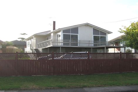 Photo of property in 16 Tiroroa Avenue, Te Atatu South, Auckland, 0610