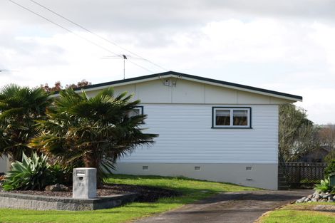 Photo of property in 73 Churchill Road, Cockle Bay, Auckland, 2014