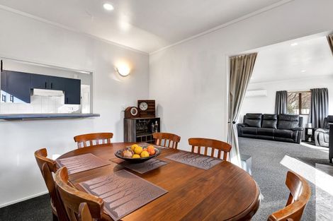 Photo of property in 92 Heta Road, Highlands Park, New Plymouth, 4312