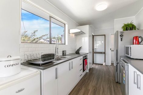 Photo of property in 6 Beverley Road, Stanmore Bay, Whangaparaoa, 0932