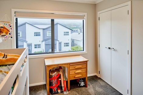 Photo of property in 12 Bluff Road, Kenepuru, Porirua, 5022