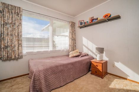 Photo of property in 15 Sunvue Road, Glen Eden, Auckland, 0602