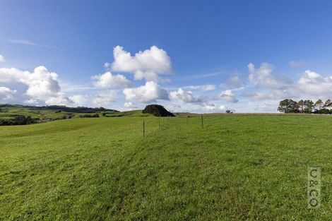 Photo of property in 1242 State Highway 16, Waimauku, 0883