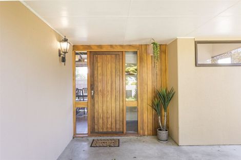 Photo of property in 6 Adams Place, Kelvin Grove, Palmerston North, 4414