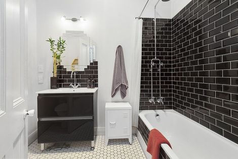 Photo of property in 42 Derwent Street, Island Bay, Wellington, 6023