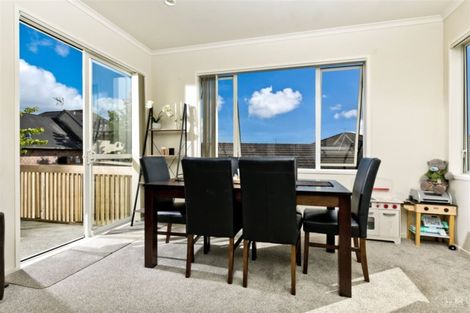 Photo of property in 27a Sapperton Drive, Henderson, Auckland, 0612