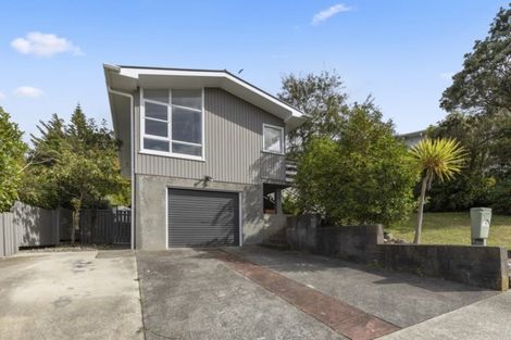 Photo of property in 5 Camellia Terrace, Maungaraki, Lower Hutt, 5010