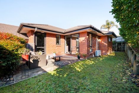 Photo of property in 2/16 Highgrove Drive, Grandview Heights, Hamilton, 3200