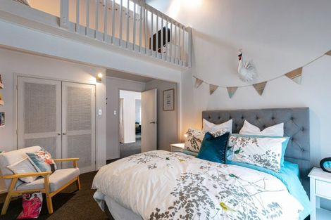 Photo of property in 21 Hebron Road, Waiake, Auckland, 0630