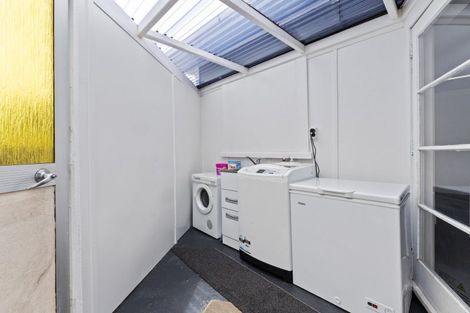 Photo of property in 27 Weraroa Road, Levin, 5510