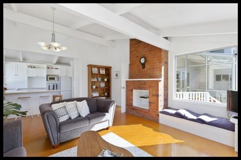 Photo of property in 19a Woodmancote Road, Khandallah, Wellington, 6035