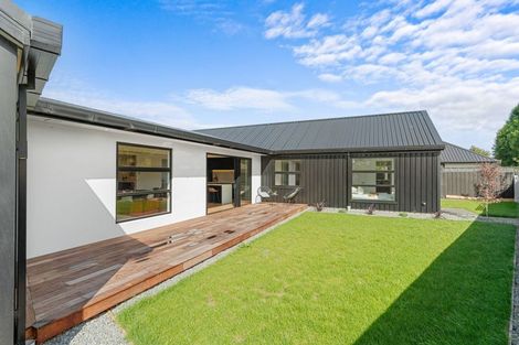 Photo of property in 2 Ferbane Way, Halswell, Christchurch, 8025