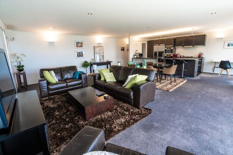 Photo of property in 11 Sovereign Point, Kaiwharawhara, Wellington, 6035