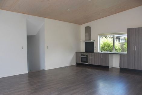 Photo of property in 559b Glenfield Road, Glenfield, Auckland, 0629