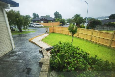 Photo of property in 17 Mercury Lane, Windsor Park, Auckland, 0632