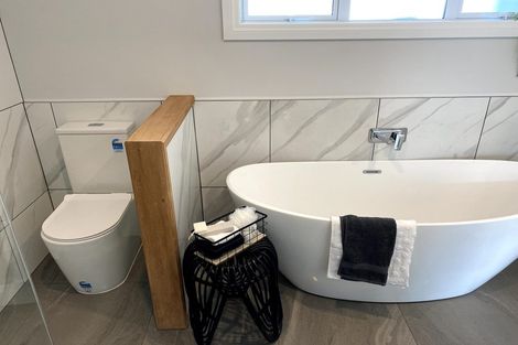 Photo of property in 16 Mitre Street, Gore, 9710