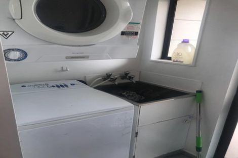 Photo of property in 2/95 Hobsonville Road, West Harbour, Auckland, 0618