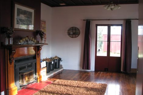 Photo of property in 4 Terrace Street, Matawai, 4075