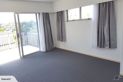 Photo of property in 1/62 Target Road, Totara Vale, Auckland, 0629
