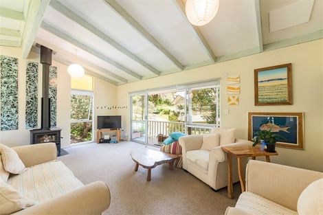 Photo of property in 22 Yorke Road, Haruru, 0204