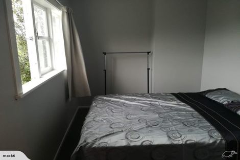 Photo of property in 82 Maupuia Road, Maupuia, Wellington, 6022