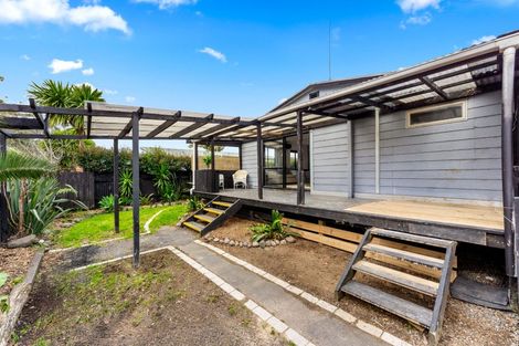 Photo of property in 4 Rere Place, Parakai, 0830