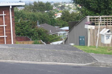 Photo of property in 1/6 Girrahween Drive, Totara Vale, Auckland, 0629