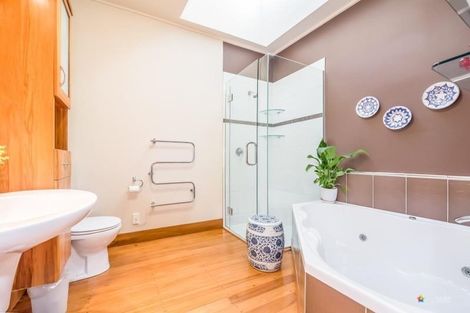 Photo of property in 33 Puriri Street, Woburn, Lower Hutt, 5010