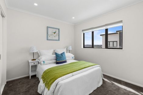 Photo of property in 4225b Great North Road, Glendene, Auckland, 0602