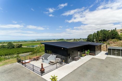Photo of property in 685 Main North Road, Bay View, Napier, 4104