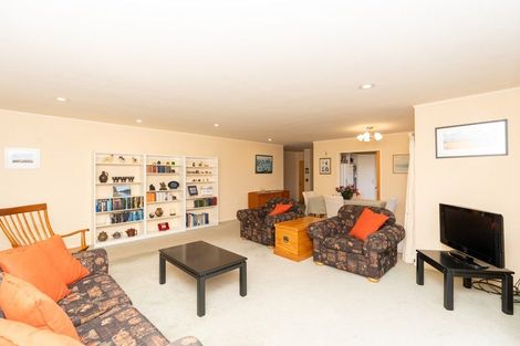 Photo of property in 61 Grosvenor Gardens, Flagstaff, Hamilton, 3210