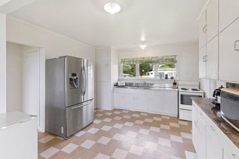 Photo of property in 13 Kawakawa Bay Coast Road, Kawakawa Bay, Papakura, 2585