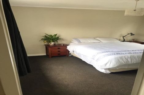 Photo of property in 136 Frankley Road, Frankleigh Park, New Plymouth, 4310