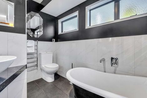 Photo of property in 27 Awatea Terrace, Lynmore, Rotorua, 3010